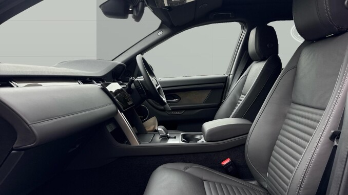 Land Rover Discovery Sport 1.5 P270e Metropolitan 5dr Auto [5 Seat] [NI] Station Wagon - Image 3